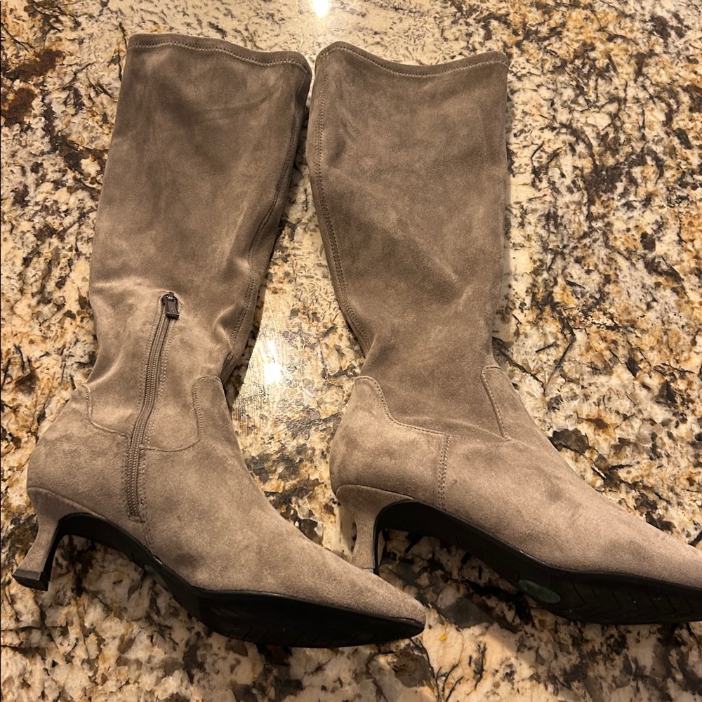Elegant light gray suede Knee-High Women's Boots